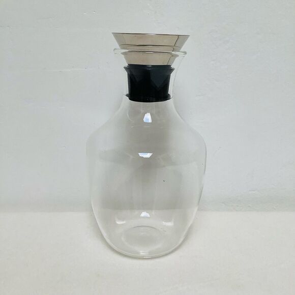 RUBBER CANISTER CARAFE DECANTER PITCHER TOP POUR NO SPILL 10” HEIGHT - Picture 6 of 6